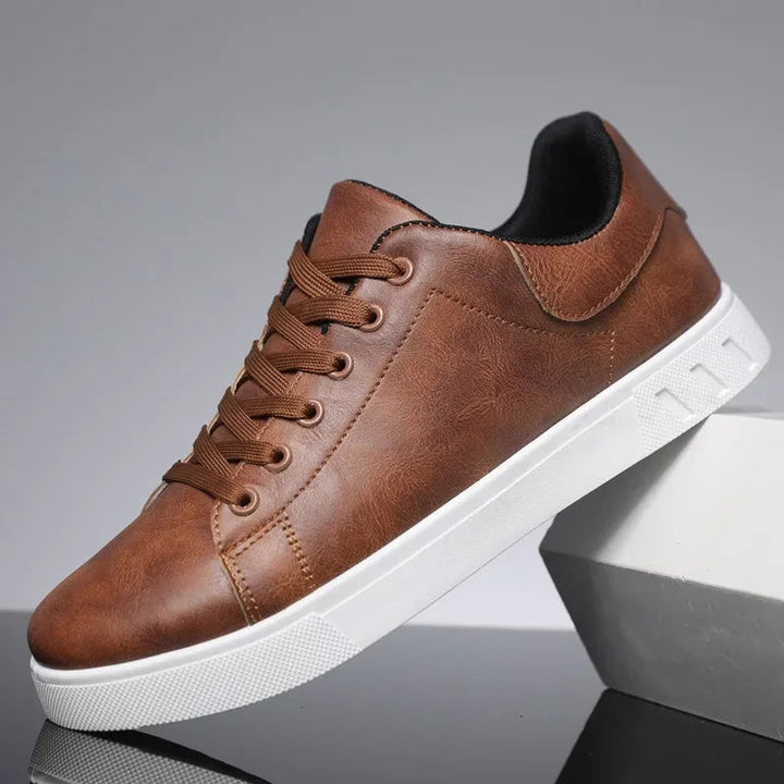 James | Classic Sneaker